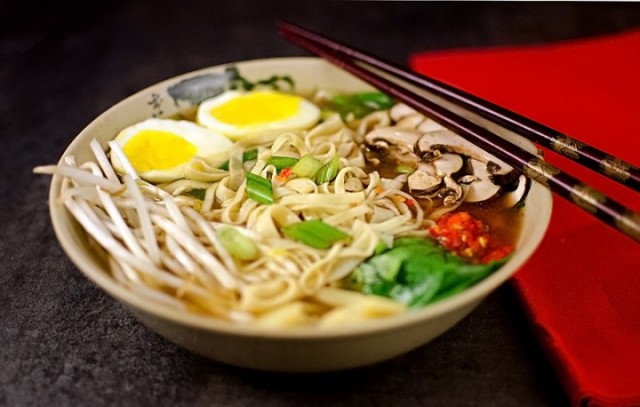 miso-ramen-noodle-soup-s